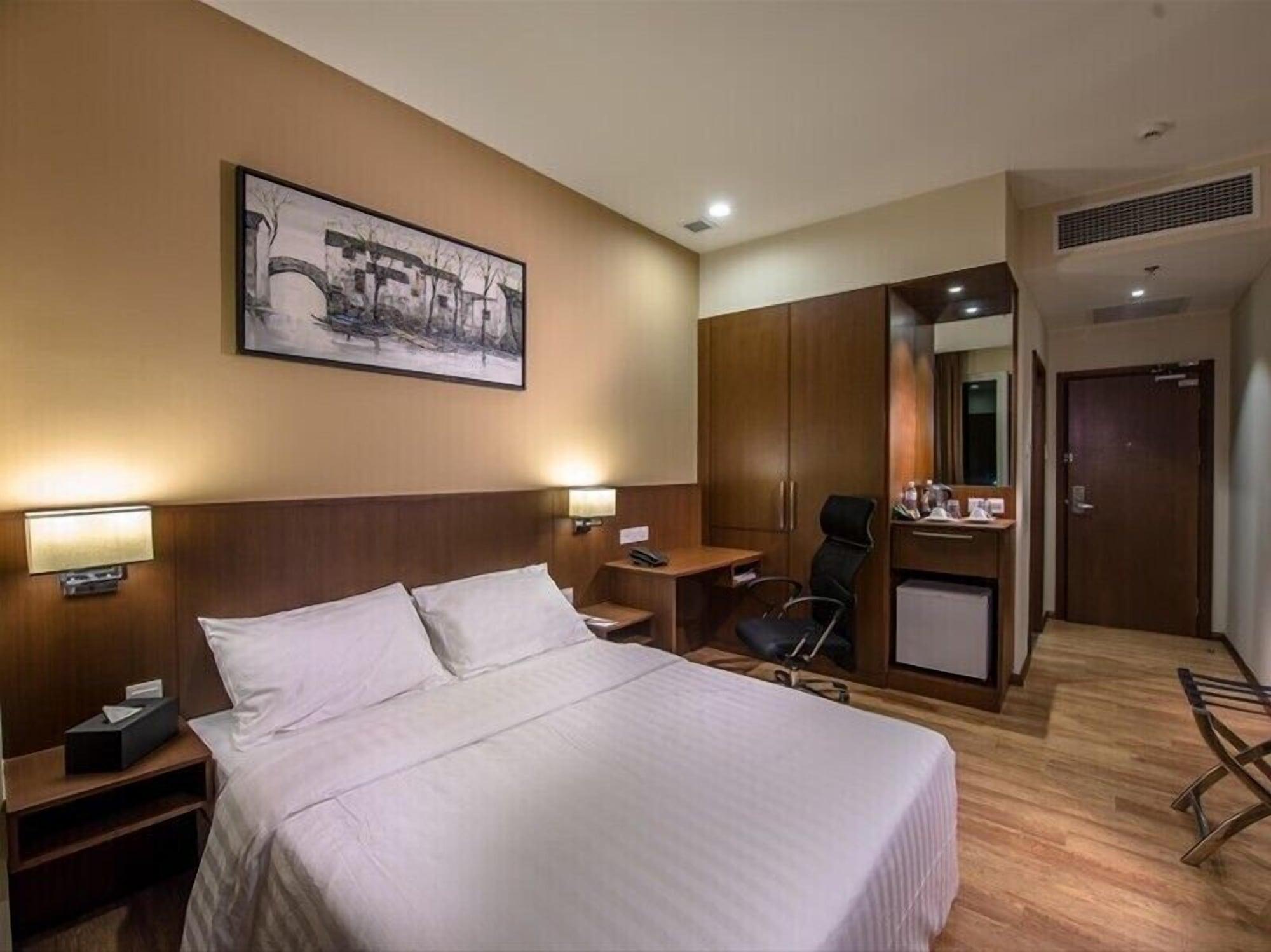 Keoja Hotel Kuala Belait Exterior foto